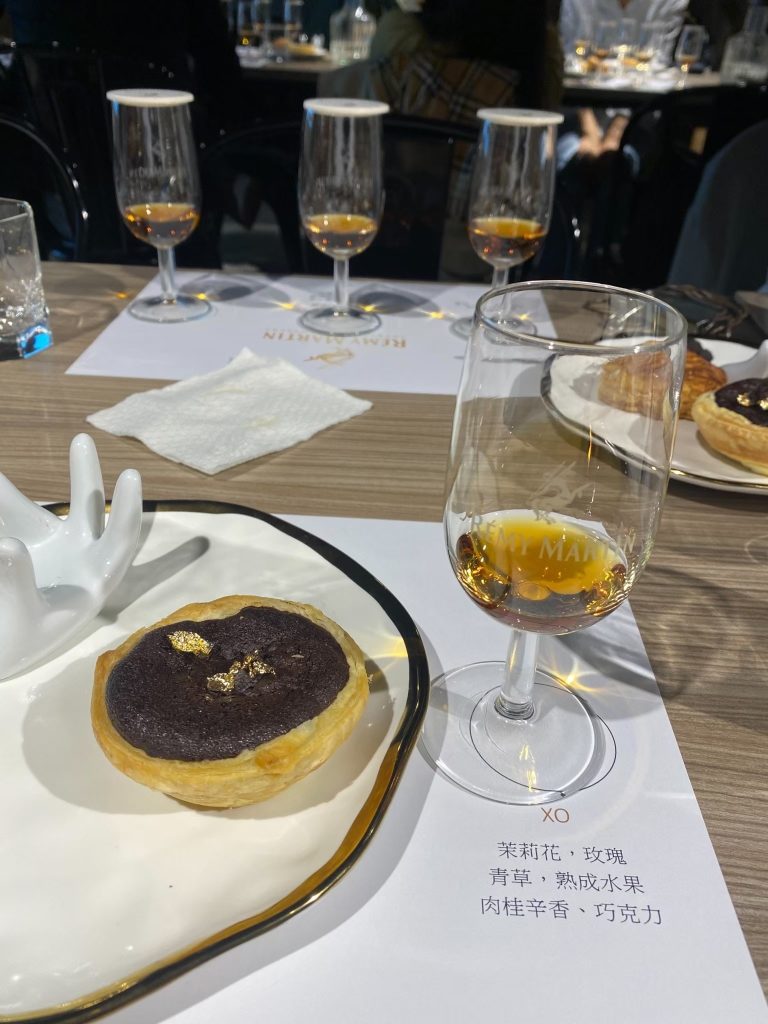 人頭馬XO搭配金箔薑味巧克力蛋塔